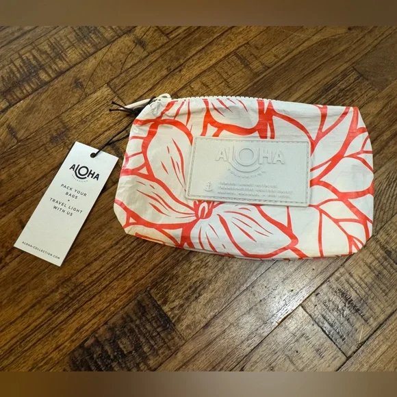 NWT Aloha Collection Backyard Red Haute / Sandstone Mini Pouch - Picture 1 of 5